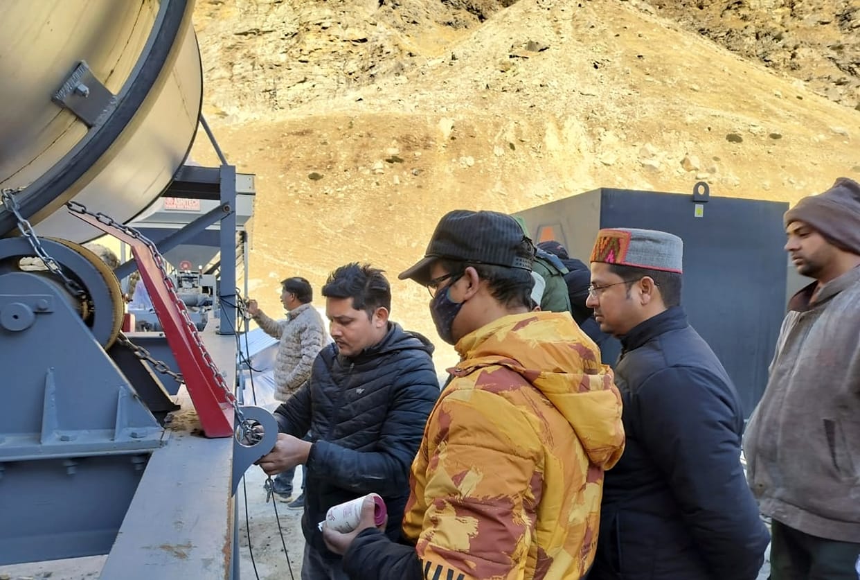 Stone crusher and hot mixing plant sealed in Chhatru