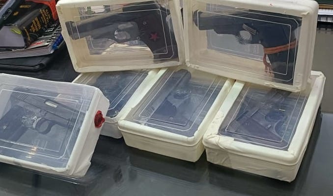 Four arms smugglers arrested, six pistols and stolen bike recovered