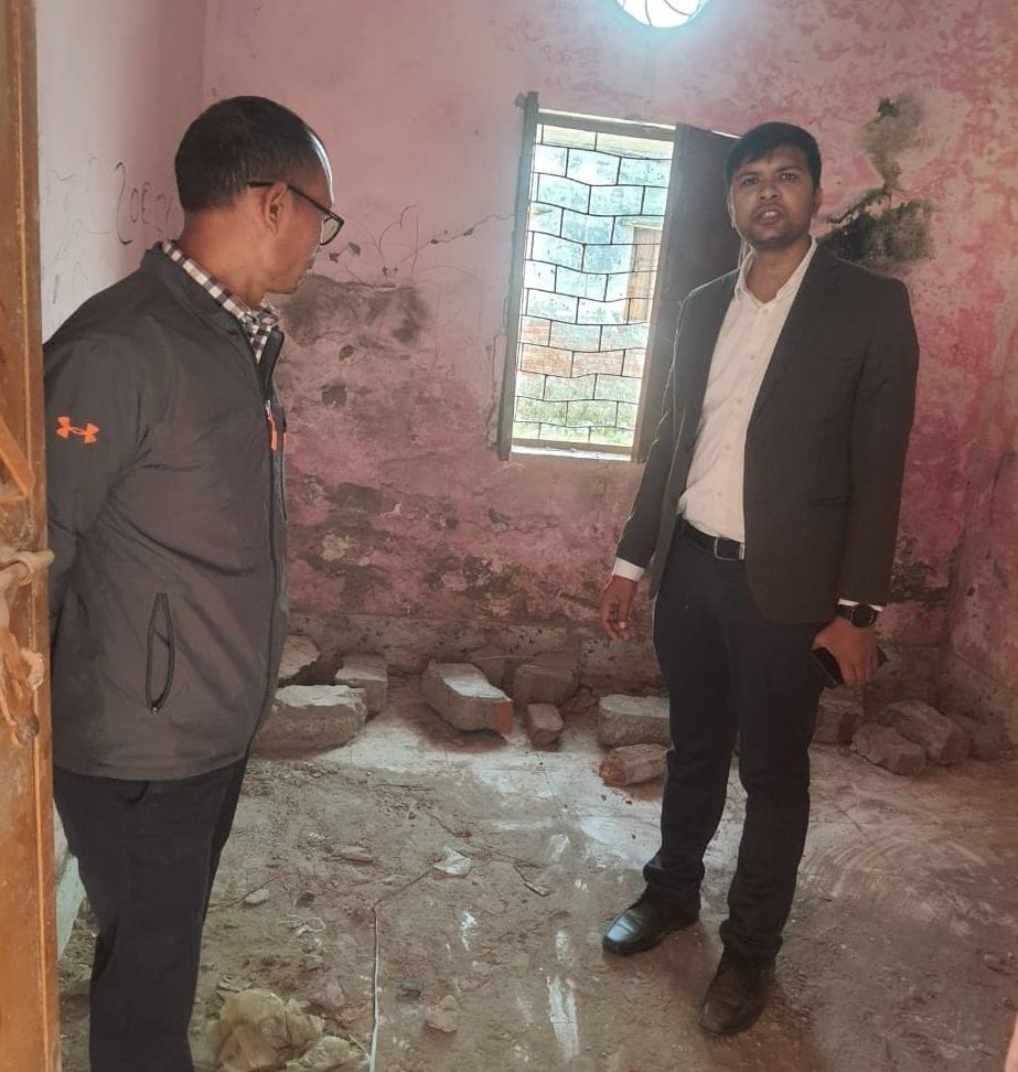 Bricks and stones found filled in Panchayat building, abundance of filth