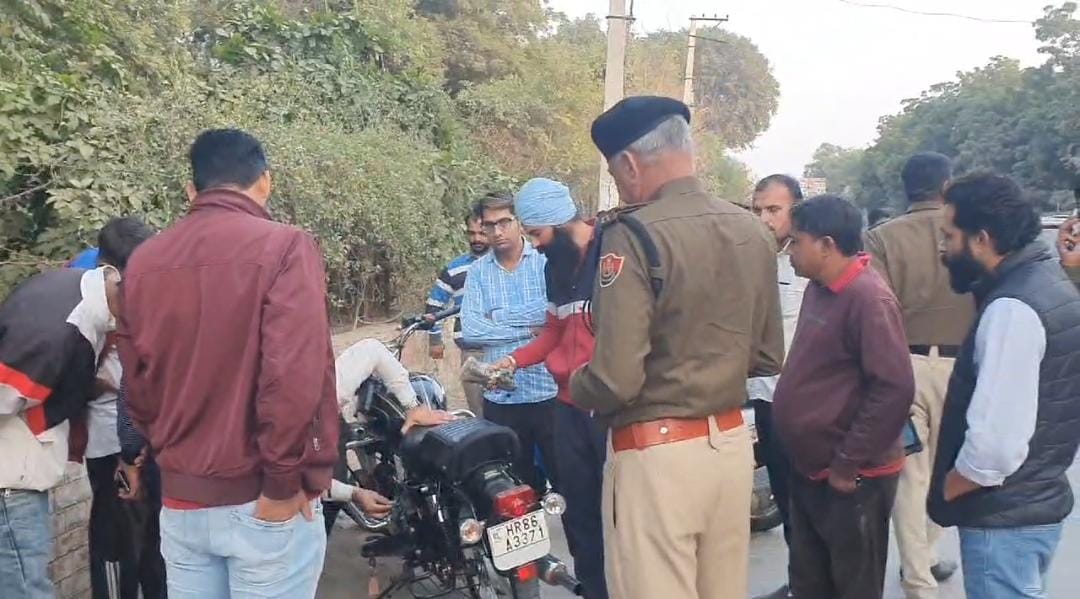 Accident on illegal breaker built on Bal Bhavan Road, policeman seriously injured