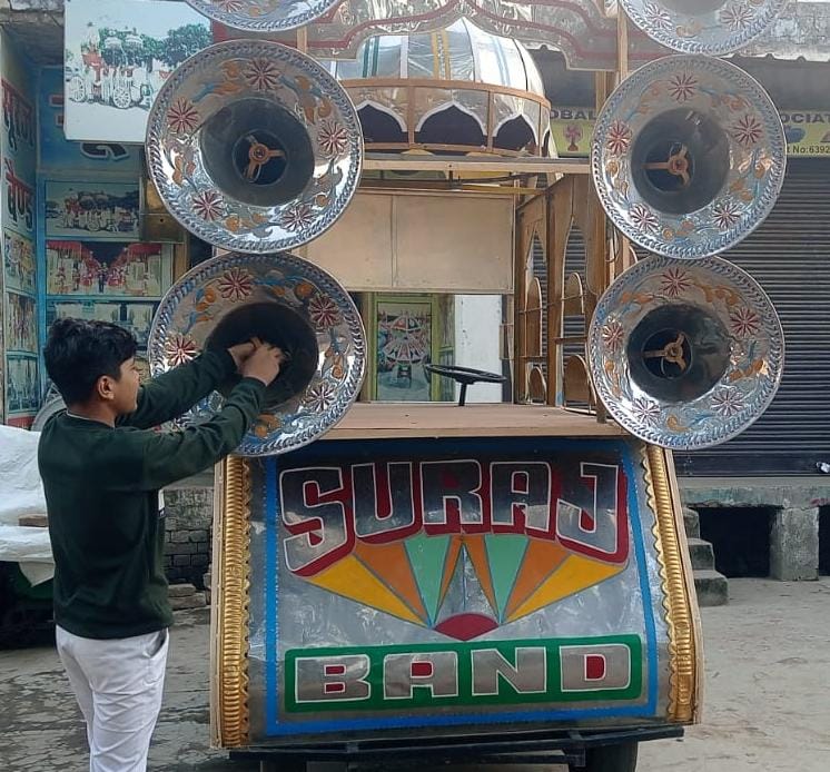 Band-baaja-baraat's buzz, wedding hall is full