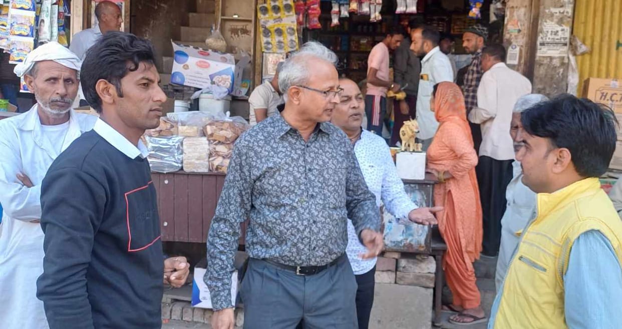 Challan issued to 3 shopkeepers for using polythene