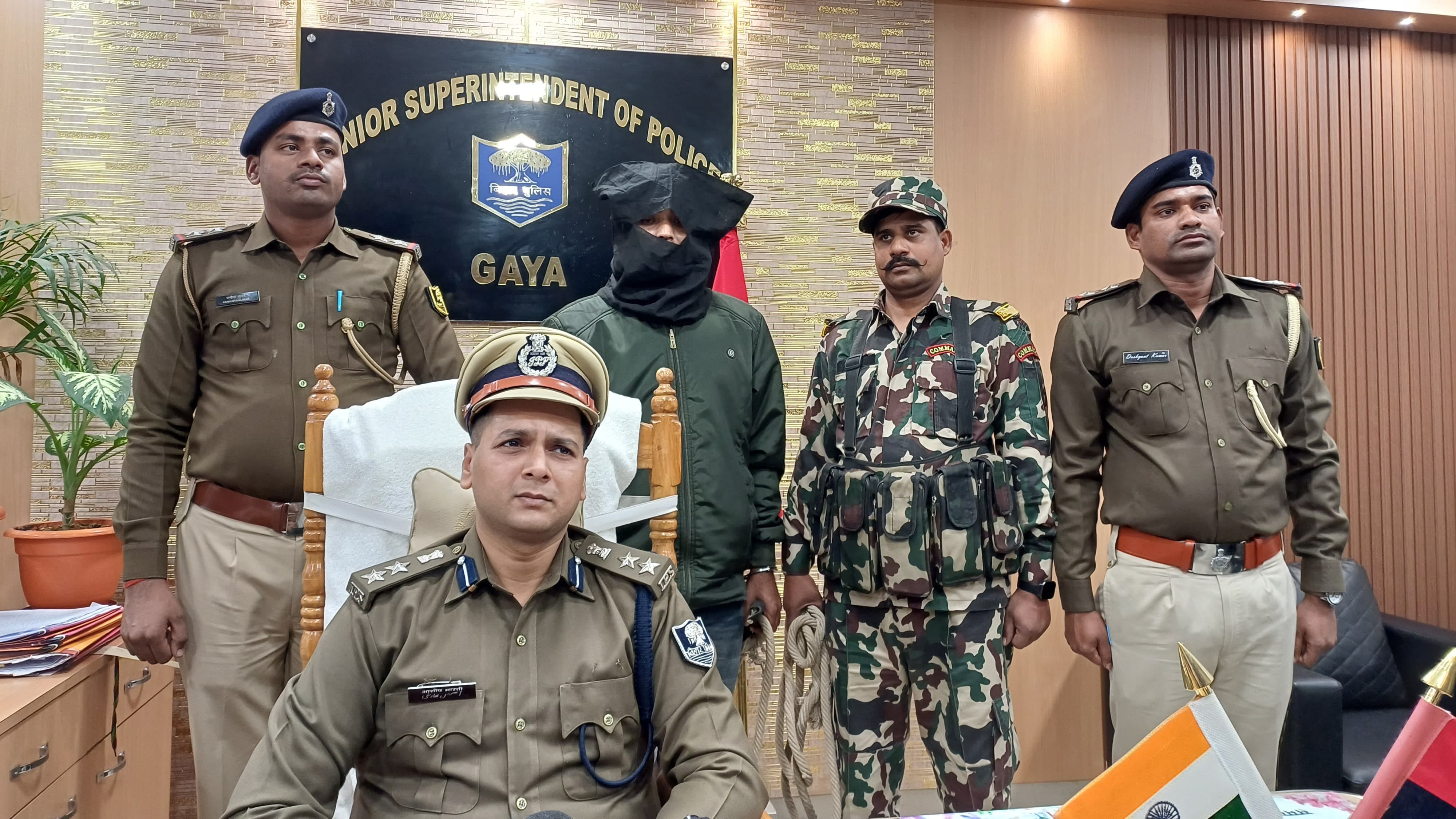 Bihar News: Gaya Police recovered the absconding man who left his wife because of his girlfriend
