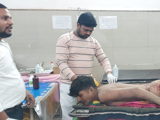 जिला अस्पताल में इलाजरत घायल