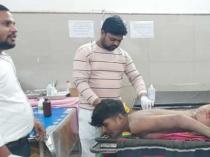 Damoh News: जंगल से घर आते समय भैंस ने मालिक पर किया हमला, प्राइवेट पार्ट समेत शरीर पर आई गंभीर चोटें Damoh While returning home from the jungle, the buffalo lost its temper and attacked its owner