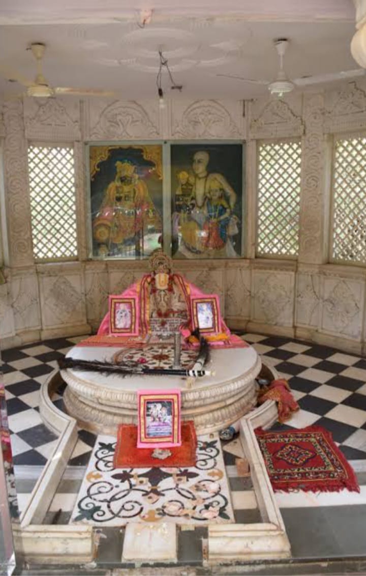 The tradition of procession on Sri Banke Bihari Pradurbhaav Utsav started in 1957