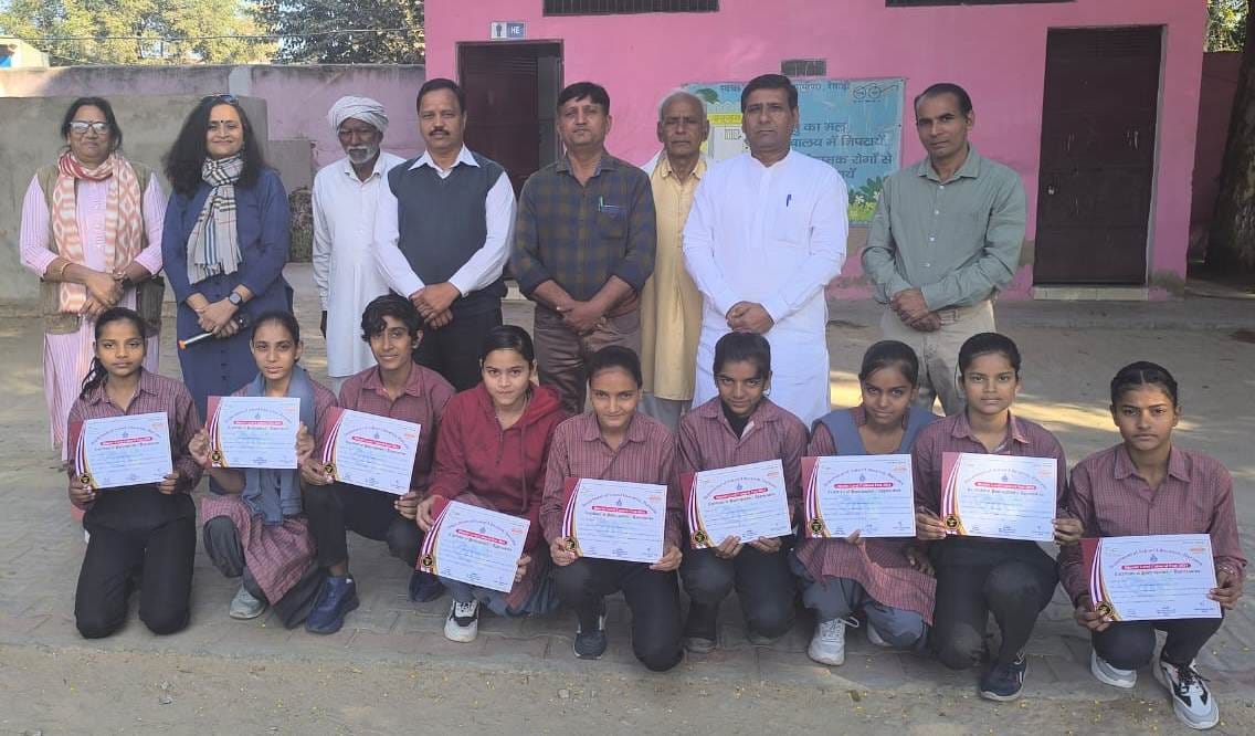 Ravmavi Sangwadi's team stood first in the state level cultural festival fest