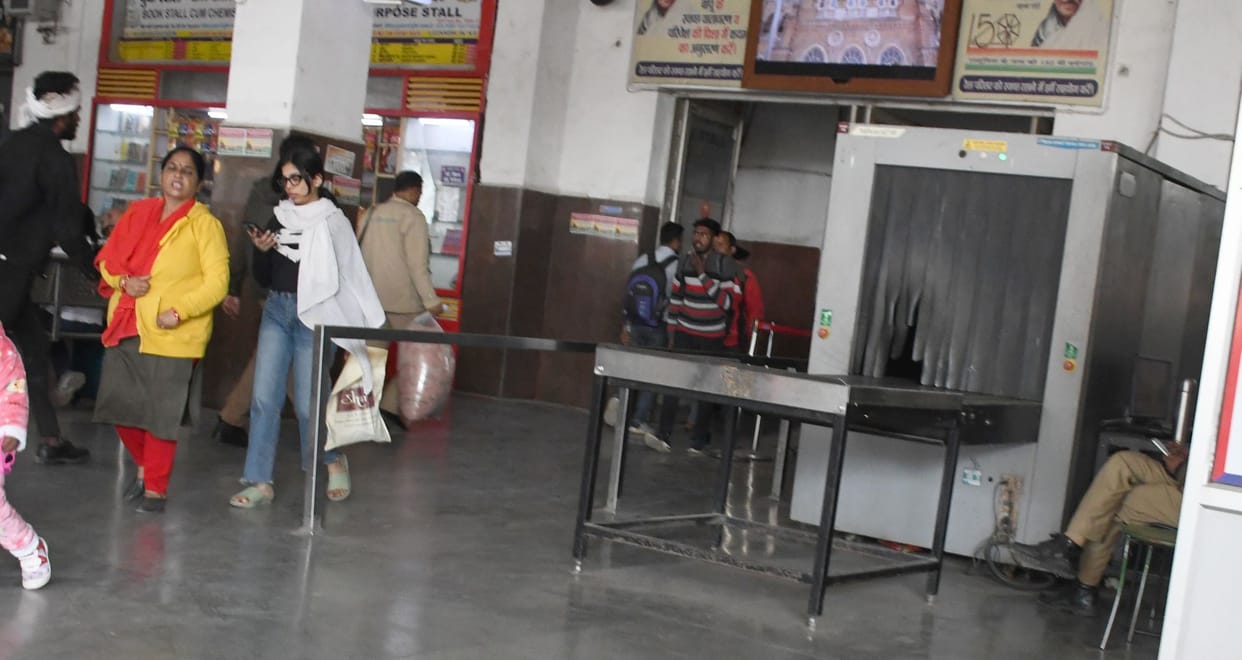 Action will be taken if luggage scanner is found closed