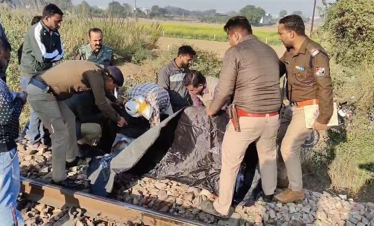 College sweeper commits suicide by jumping in front of train