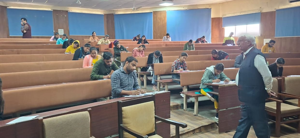 IGU Vice Chancellor inspected the examination centers