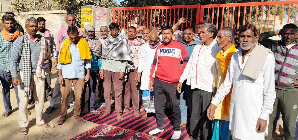 They are pleading with the government to provide them regular jobs