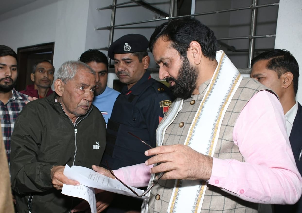 The martyr's father asked the CM for employment for his younger son