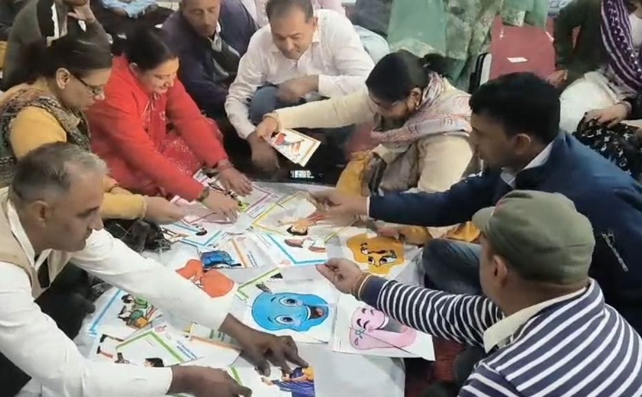 Teachers presented education related posters in the training