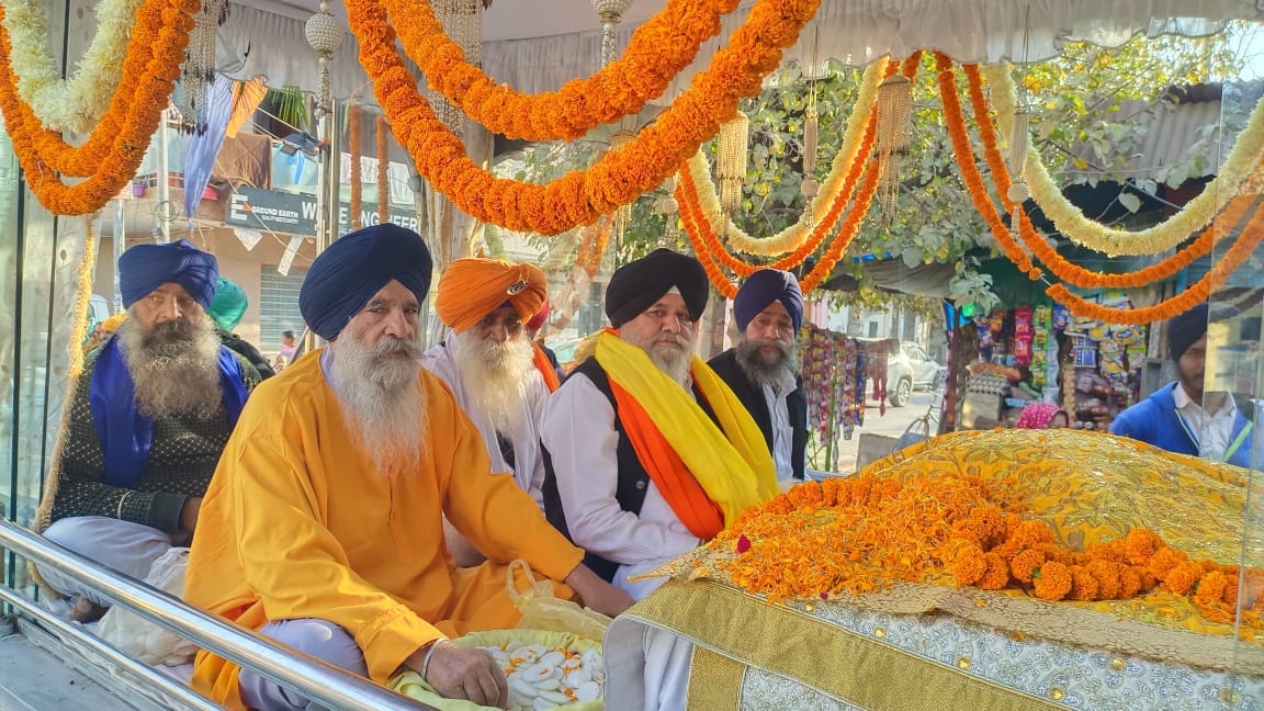 The congregation paid homage to the martyrdom of Shri Guru Teg Bahadur