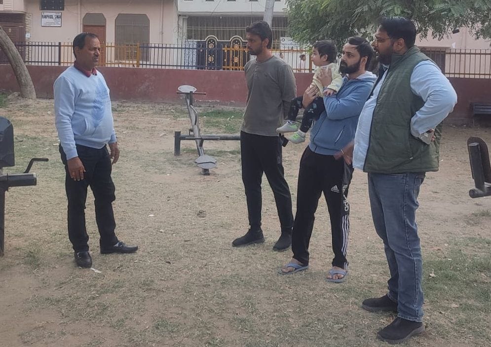 Now with a budget of one crore, swings for children will be installed in the main parks of the city.