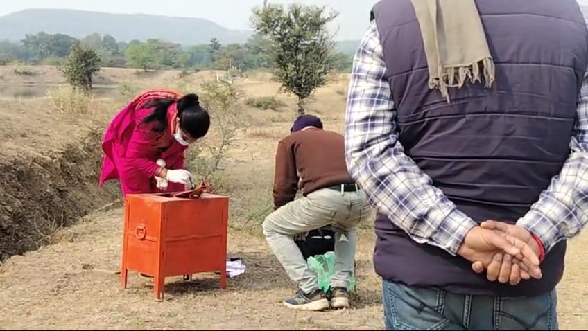 Damoh Thieves stole donation box from Harsiddhi temple, police investigating, dog went two km away