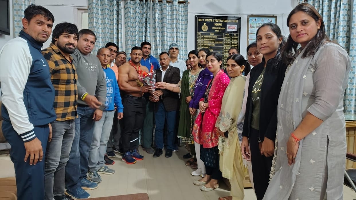 Body builder Raju returned after winning the title of world champion, honored