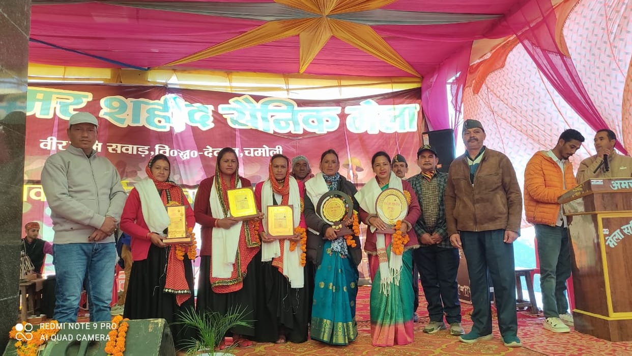 Tribute to the martyrs by taking out a 33 km cycle rally