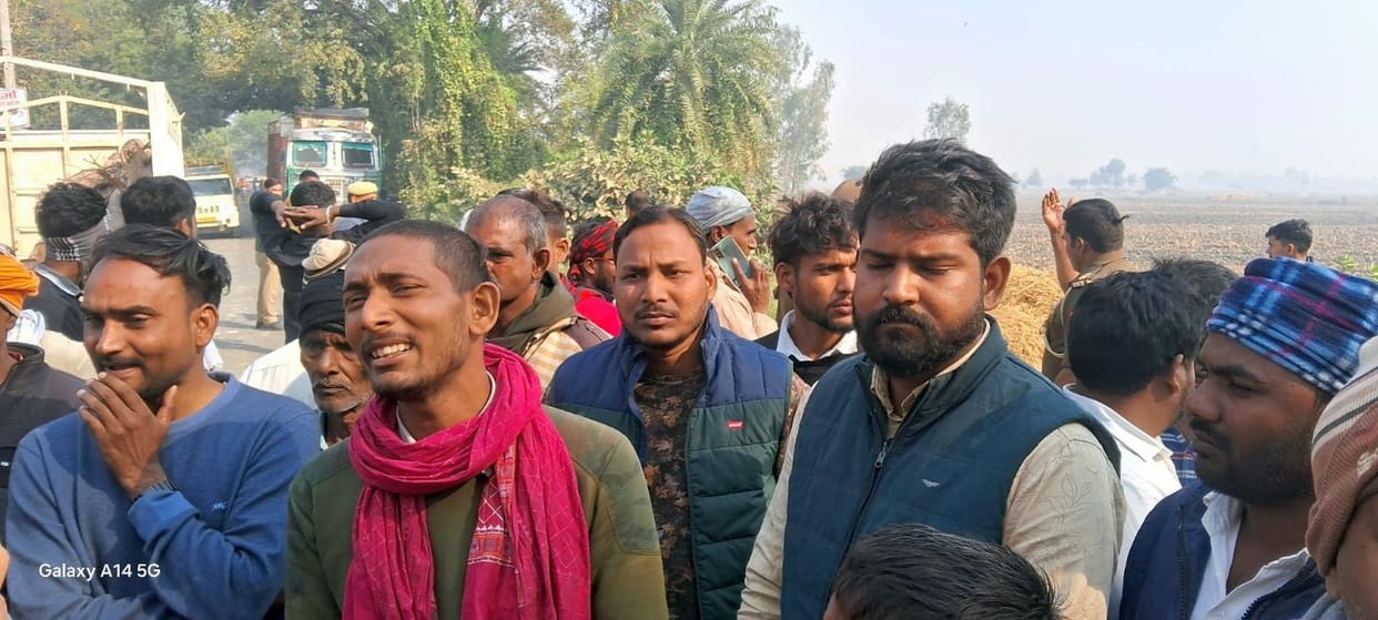 Villagers demonstrated by keeping the dead body of the young man