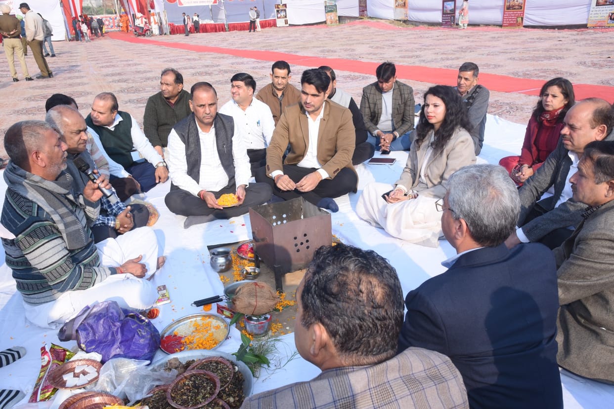 Geeta Mahotsav begins with Bhajans