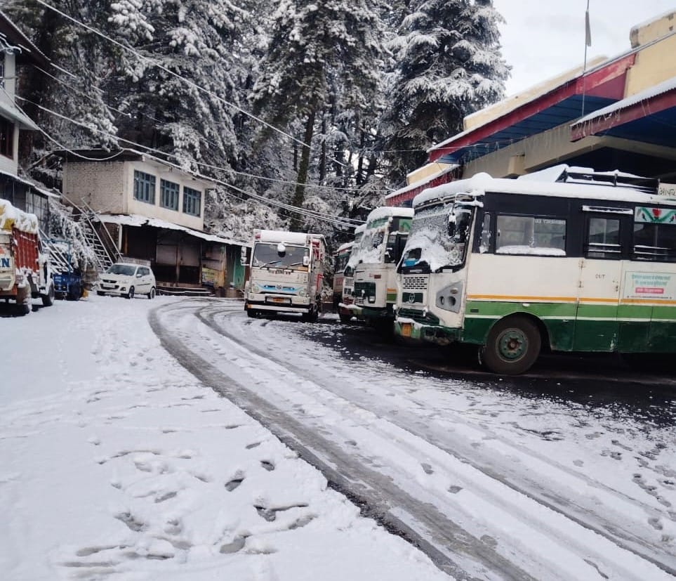 Buses did not run on Chaupal-Shimla route till afternoon