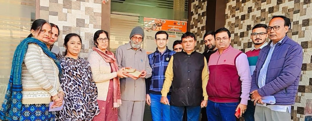 Showed honesty by returning purse full of money