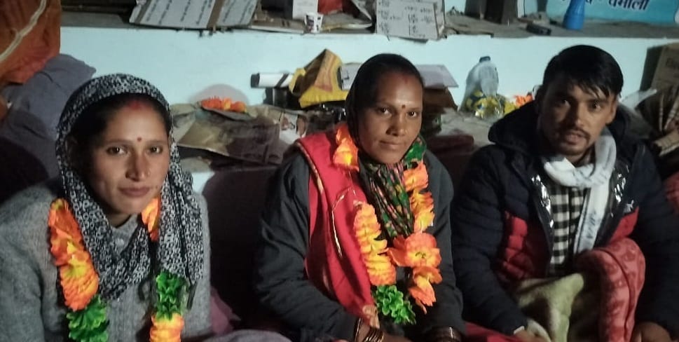 Hunger strike admitted to hospital, now women take command