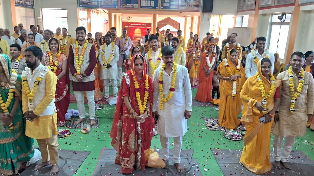 Ujjain Gayatri Parivar organized unique newlywed couple conference told husband wife how living together