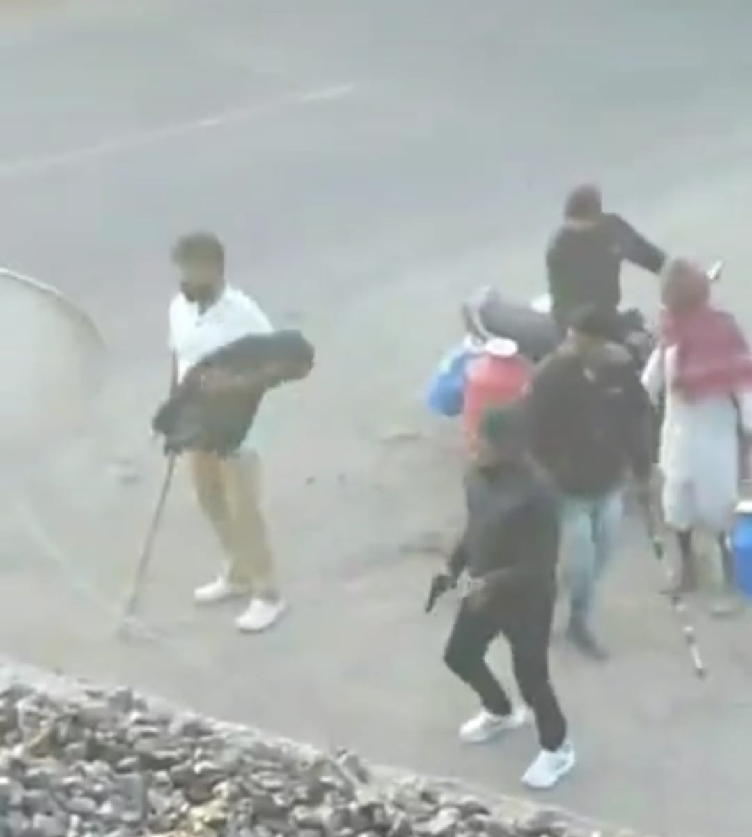 Ujjain News Clash between two parties over land dispute 10 people injured in lathi charge after firing
