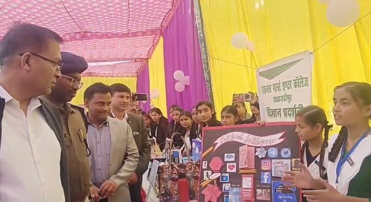 Shalini became the winner for Woman Safety Device Model