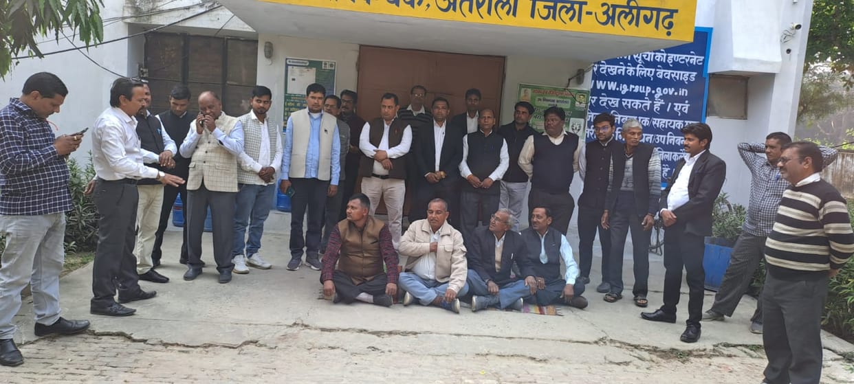 Lawyers Protested outside the Tehsildar office