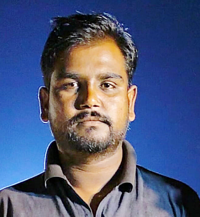 Vehicle hit bike on highway, one dead, two injured