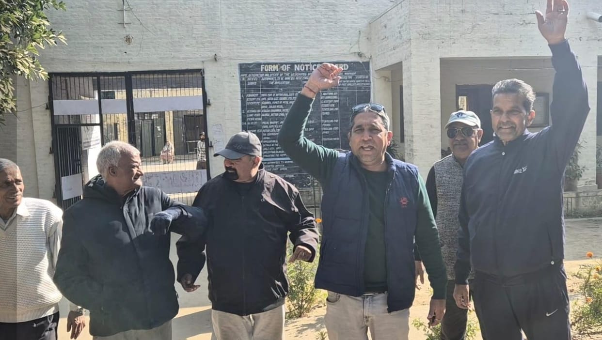 Peoples Held Protest in Hiranagar Against Power Cut