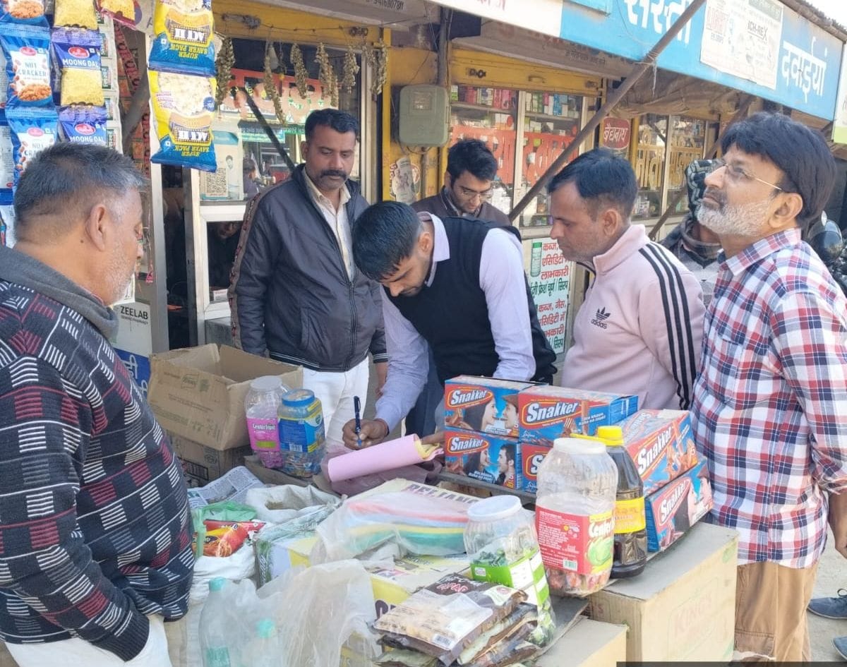 Municipality Kanina launched a campaign regarding polythene in the market under the single use plastic ban.