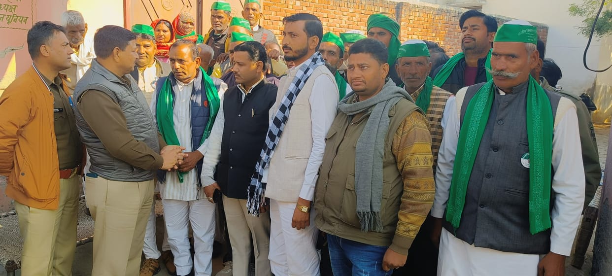 Police stopped the farmers going to Delhi, altercation took place