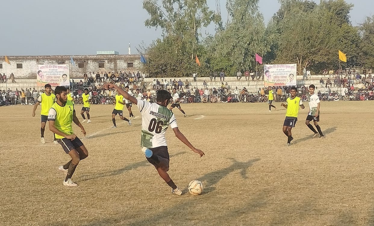 Lucknow Sports College team won the second semi-final