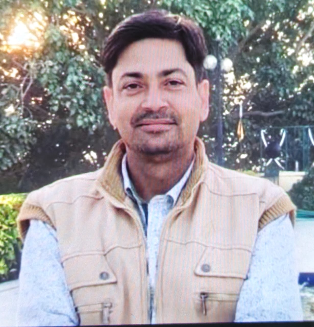 Demand to run commerce and biology subjects in Tyuni Inter College