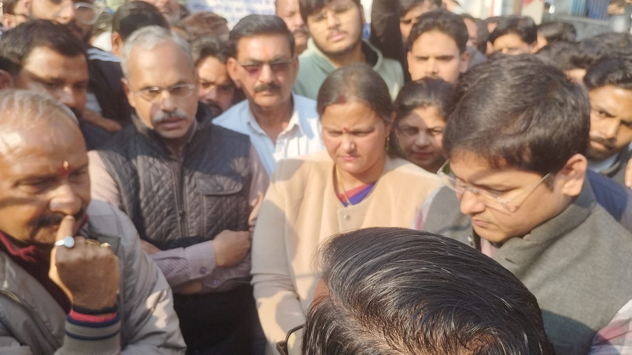 Demolition of shops begins for Shiv Mandir corridor