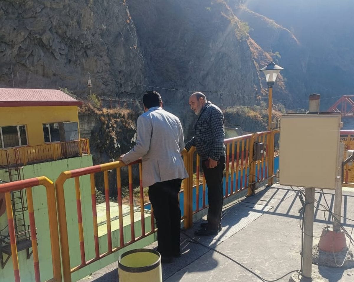 Pollution Control Board team reached Bagga Dam, checking whether enough water is being released or not