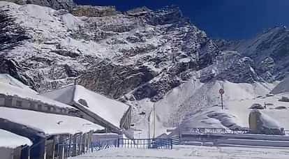 Chamoli News: Construction work is going on in Hemkund even in the harsh cold