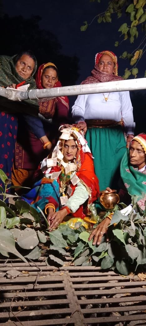 Celebrated the birth of a girl by worshiping a well.