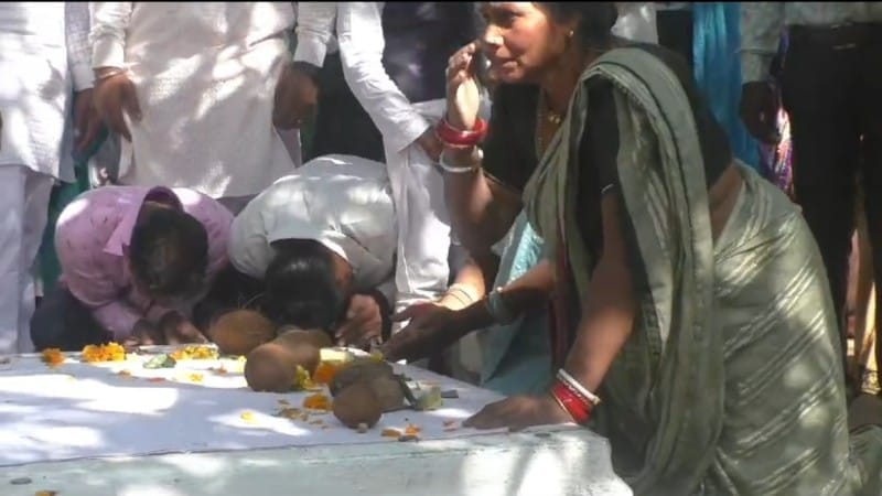 Umaria News Eight and a half thousand devotees reached Kabir Chabutara and cave in Bandhavgarh