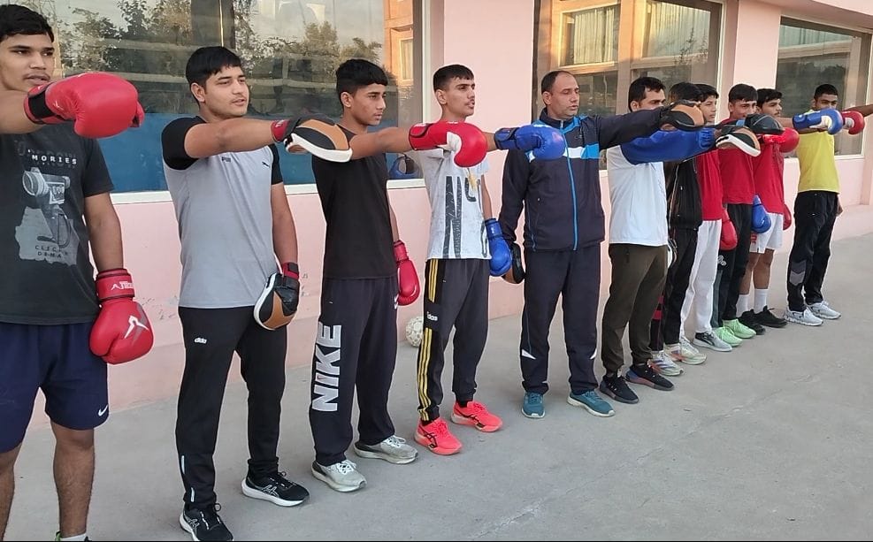 Boxer associated with Amar Ujala campaign, took oath not to take drugs