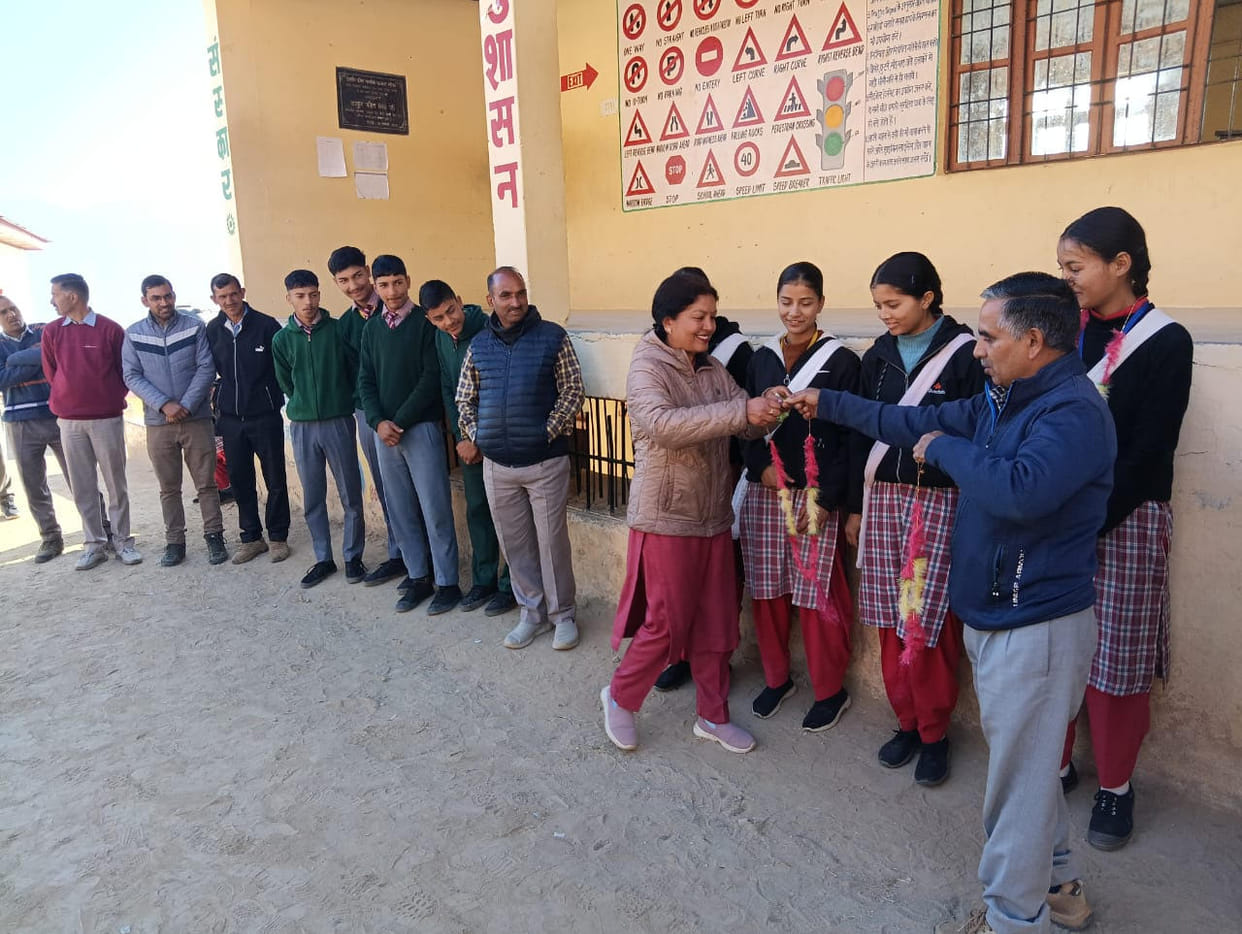Volunteers reached school from state level camp awarded