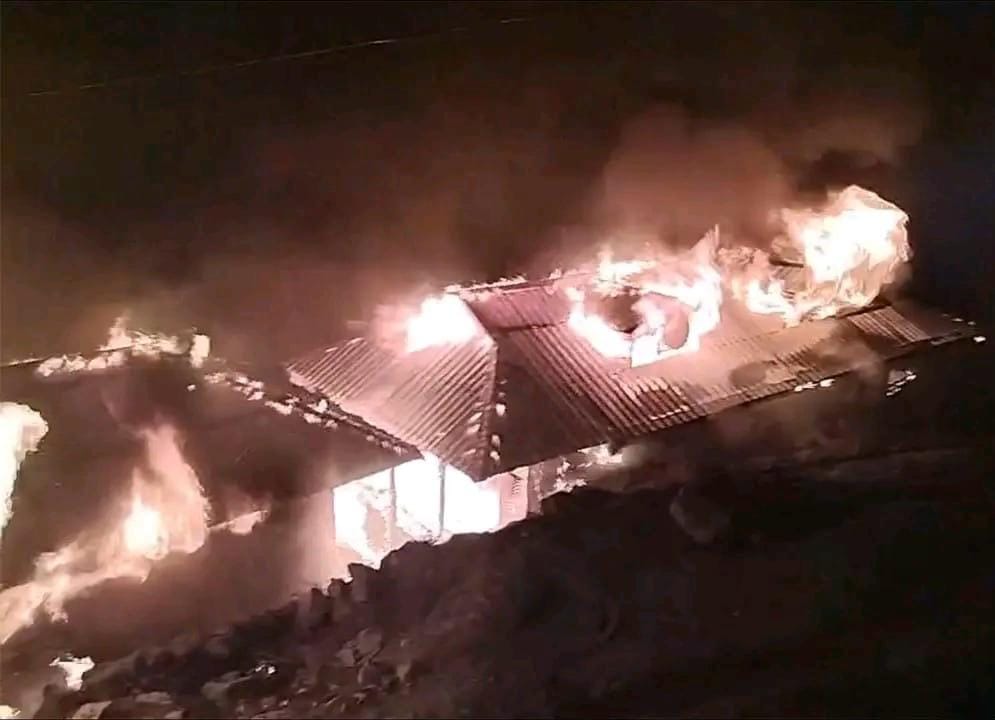 Fire incident in Aani, two houses burnt in Rumali, two families destitute, Kullu