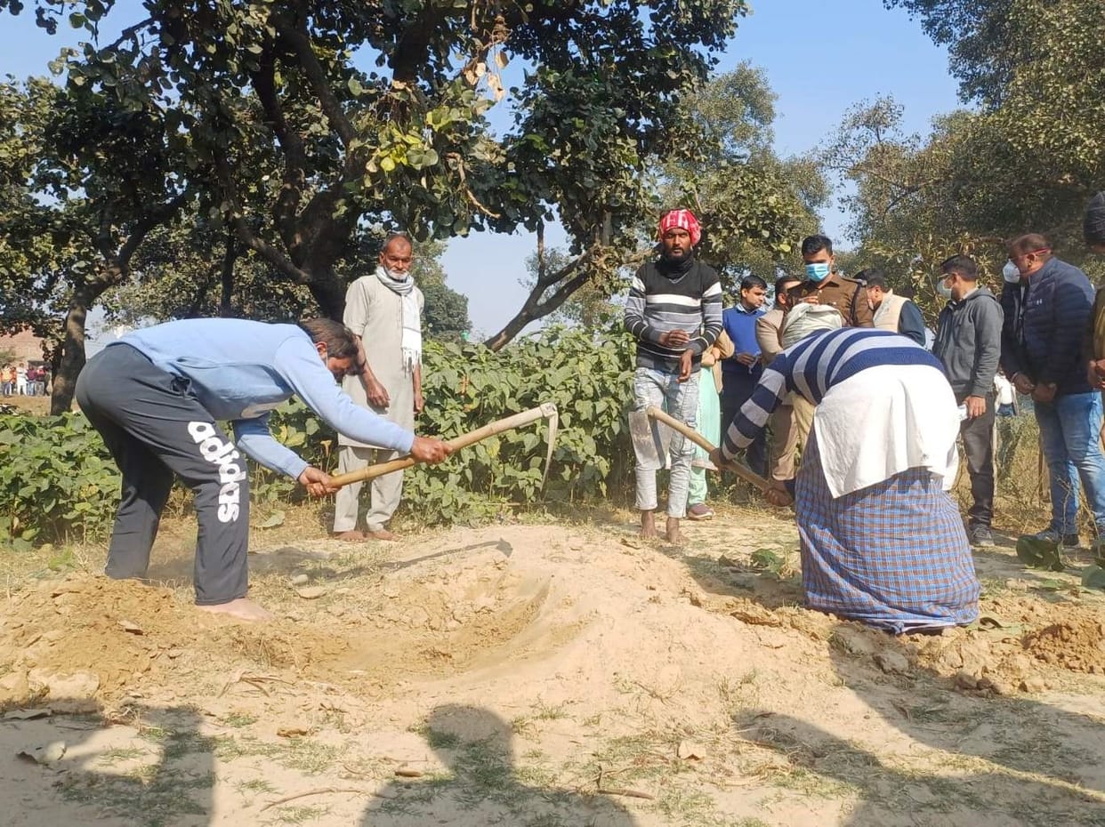 To find out the cause of death, the body was taken out of the grave after three and a half months.