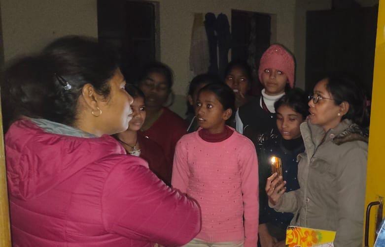 Teachers found absent, students staying at night with the help of pharmacist