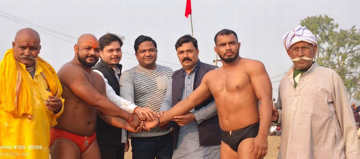 Mad Baba of Ayodhya defeated Rohit wrestler of Delhi