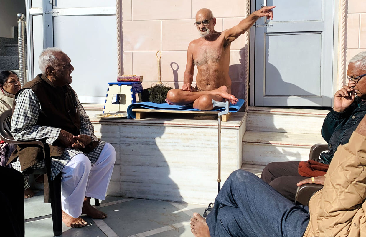 Digambar Jain monk Vigyan Sagar welcomed