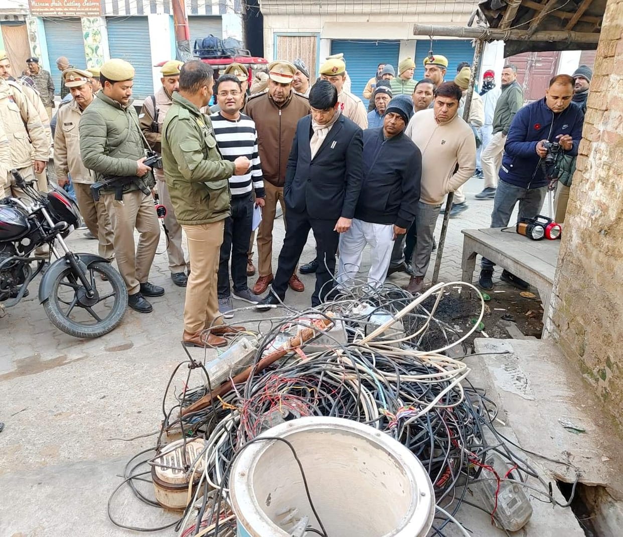 Electricity theft caught in four mosques and one madrasa in Sambhal